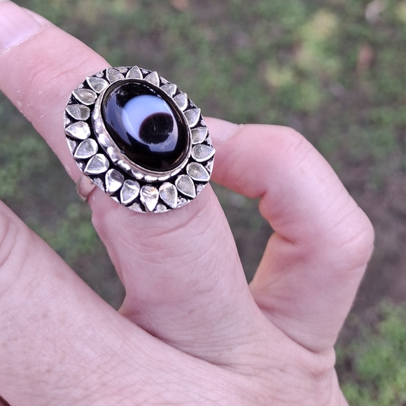 ***$15 Sale*** New Crescent Moon Shaped Agate 925 Silver Ring. - Picture 7 of 13